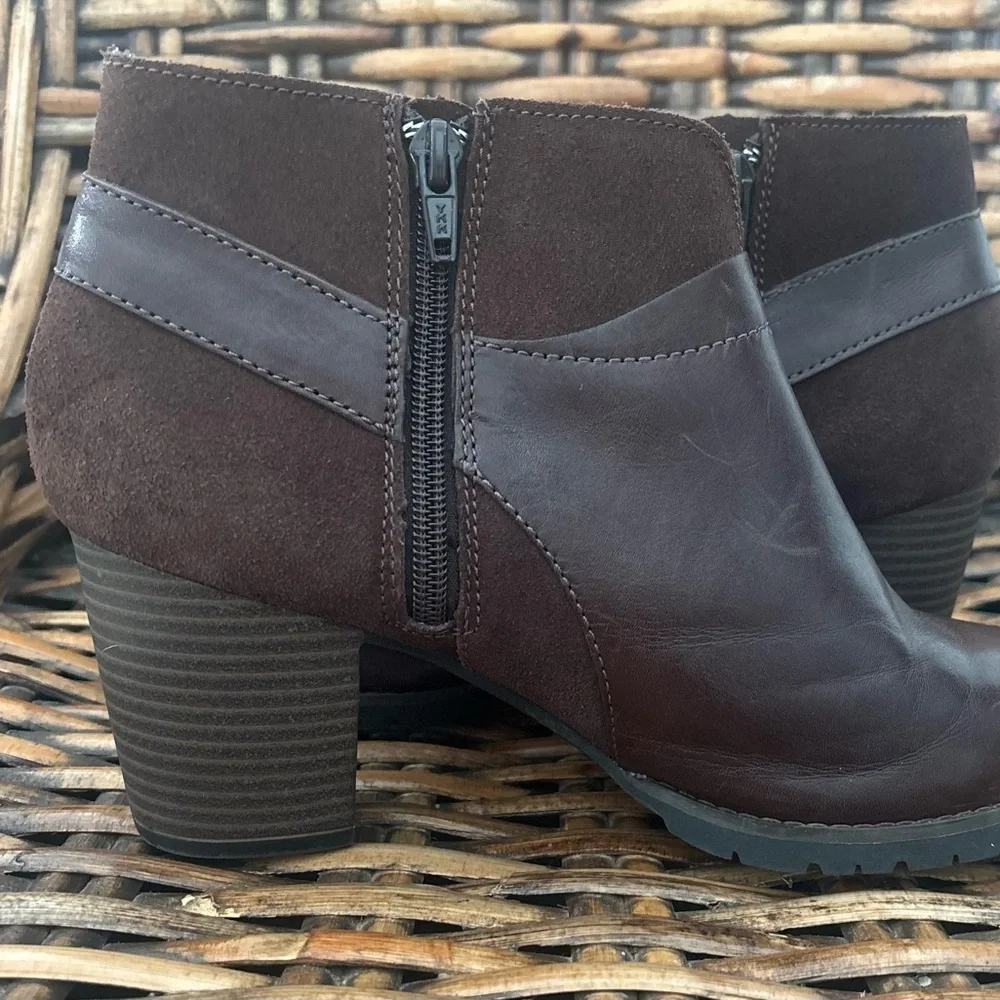 Clarks Women's Mission Parker Boot Size 8W Block Heel Brown Leather Suede Boho